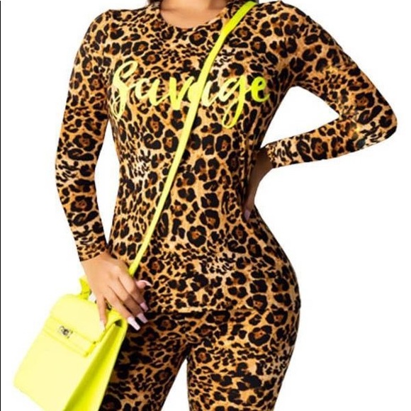 NEW - Workout Outfit for Women 2 Piece Set - Pink - Picture 2 of 3